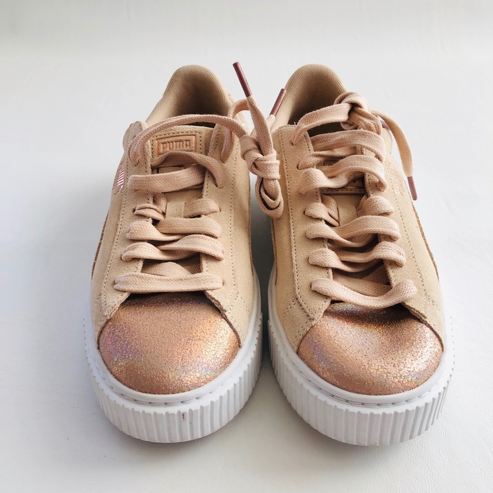 NWOT PUMA CREAM SUEDE SNEAKERS - Picture 2 of 7